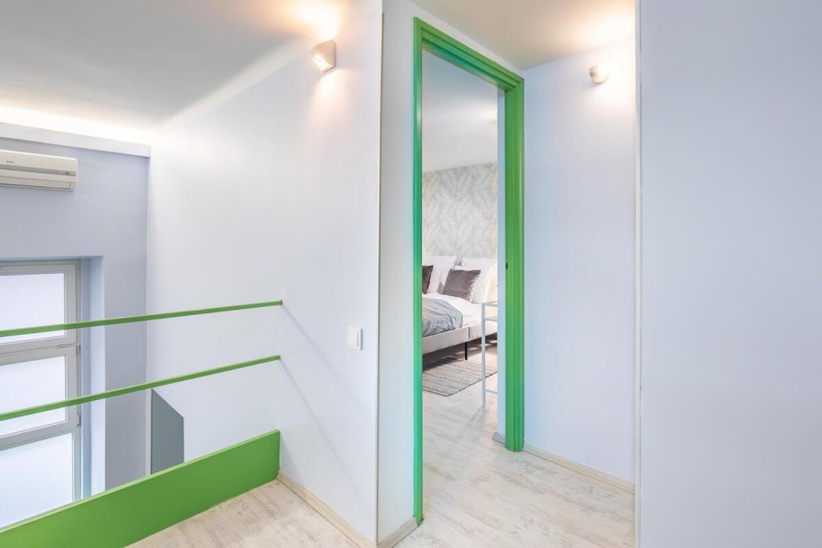 Very Central - Unique Design - New Studio Budapest Eksteriør billede